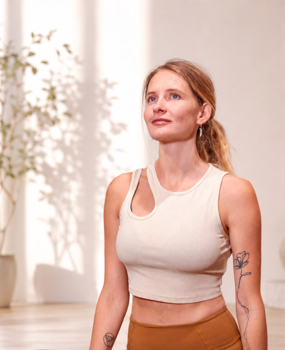 Karolína Novotná — certifikovaná lektorka jógy